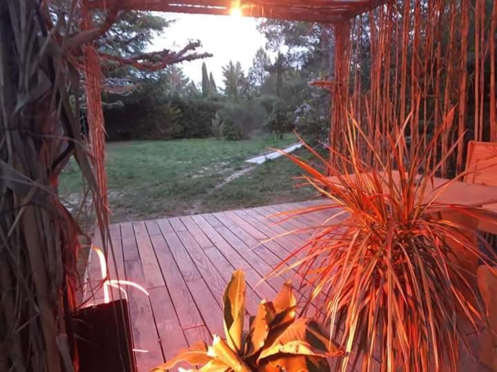 Chalet Banane Devant Piscine, A 6Km Du Festival De Piano De La Roque D'Antheron Rognes ภายนอก รูปภาพ